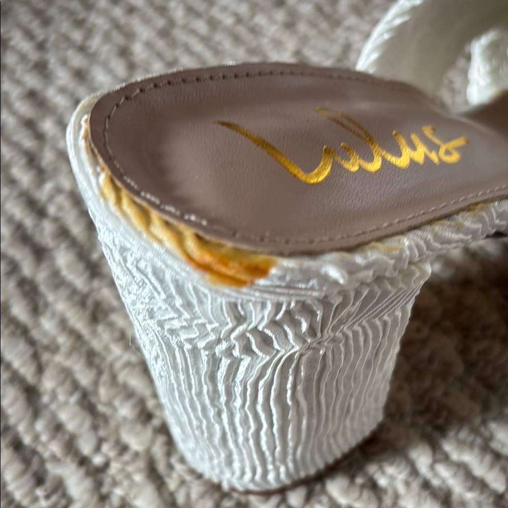 Lulu's White Ruffle Mules - Picture 3 of 5